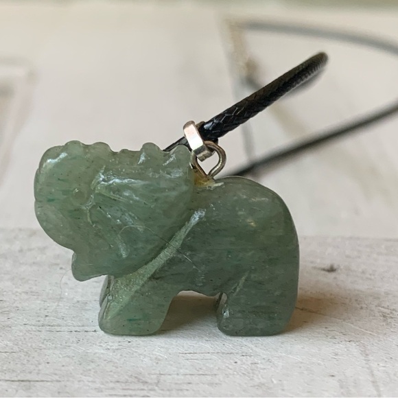 Lucky Trunk Up Aventurine Elephant Pendant Necklace Black Adjustable Cord Chain - Picture 7 of 11